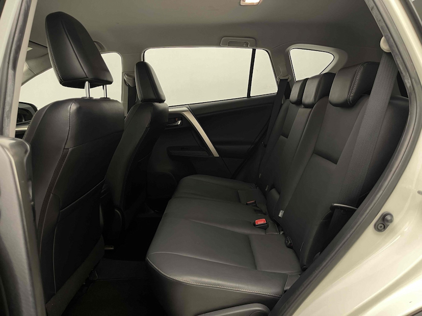 Foto do veículo TOYOTA RAV4 2.0 4X2 16V GASOLINA 4P AUTOMÁTICO 2015 82.526 KM 87.900,00