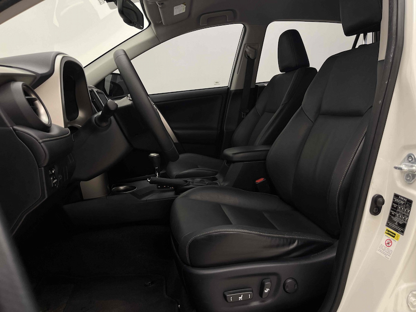 Foto do veículo TOYOTA RAV4 2.0 4X2 16V GASOLINA 4P AUTOMÁTICO 2015 82.526 KM 87.900,00