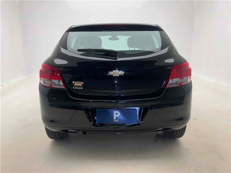 Foto do veículo CHEVROLET ONIX 1.0 MPFI LS 8V FLEX 4P MANUAL 2016 98.487 KM 42.900,00