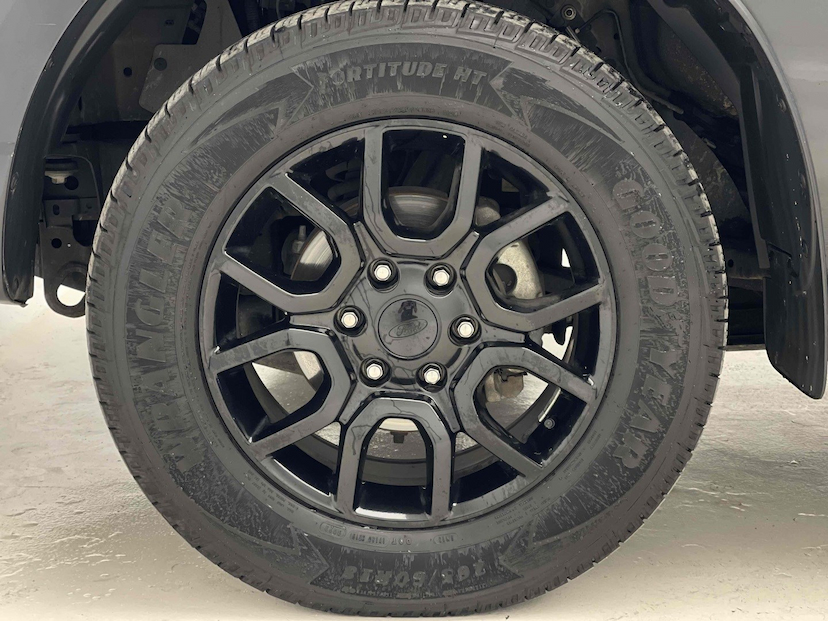Foto do veículo FORD RANGER 2.2 BLACK 4X2 CD 16V DIESEL 4P AUTOMÁTICO 2022 80.000 KM 151.900,00