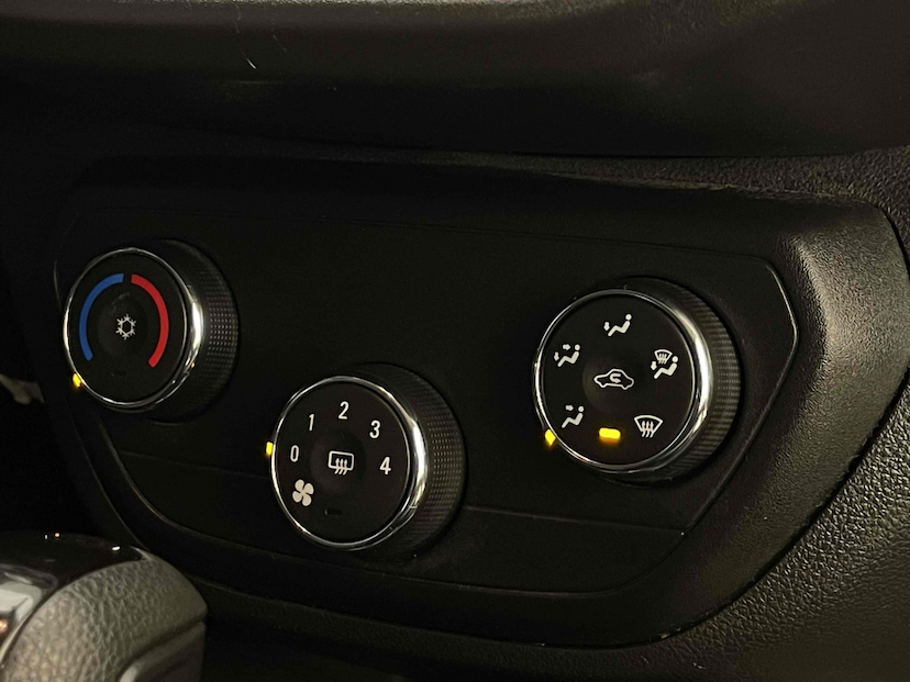 Foto do veículo CHEVROLET SPIN 1.8 PREMIER 8V FLEX 4P AUTOMÁTICO 2020 23.673 KM 83.900,00