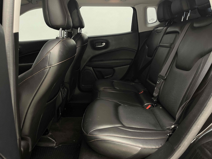 Foto do veículo JEEP COMPASS 2.0 16V DIESEL LIMITED 4X4 AUTOMÁTICO 2018 62.924 KM 118.900,00