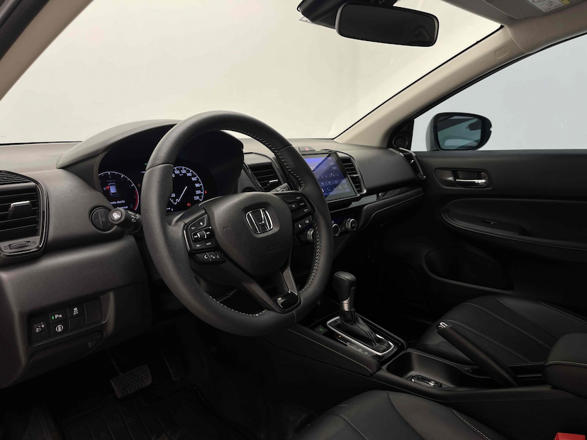 Foto do veículo HONDA CITY 1.5 I-VTEC FLEX HATCH TOURING CVT 2023 17.899 KM 119.900,00