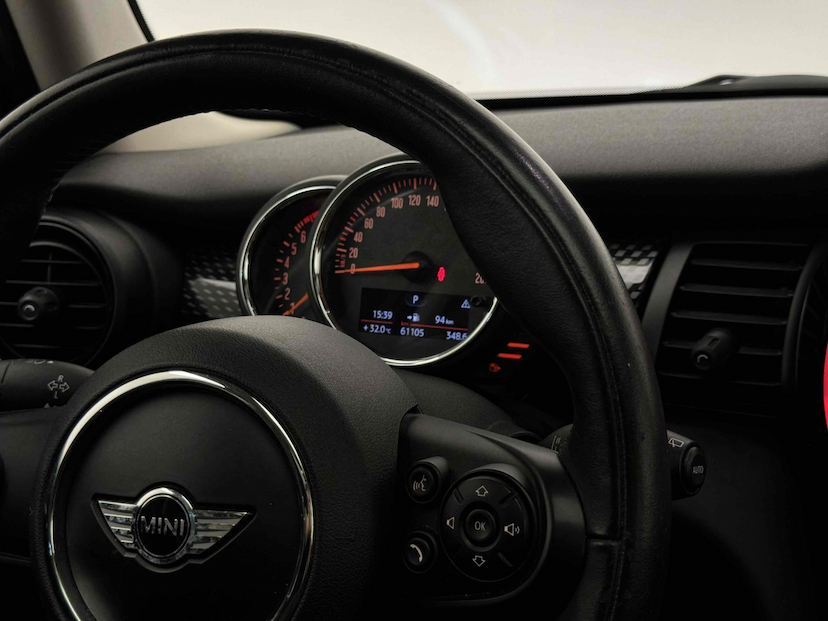 Foto do veículo MINI COOPER 2.0 S EXCLUSIVE 16V TURBO GASOLINA 4P AUTOMÁTICO 2017 61.105 KM 112.900,00