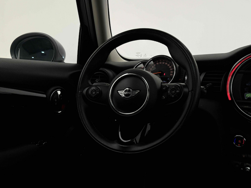 Foto do veículo MINI COOPER 2.0 S EXCLUSIVE 16V TURBO GASOLINA 4P AUTOMÁTICO 2017 61.105 KM 112.900,00