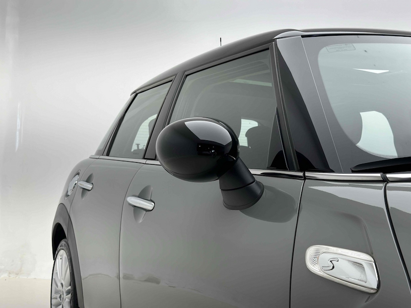 Foto do veículo MINI COOPER 2.0 S EXCLUSIVE 16V TURBO GASOLINA 4P AUTOMÁTICO 2017 61.105 KM 112.900,00
