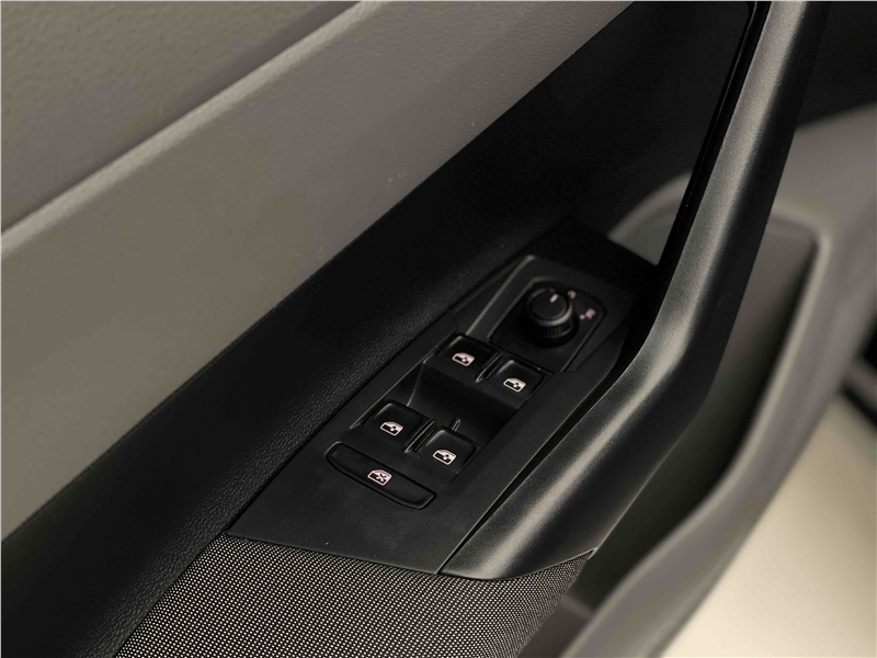 Foto do veículo VOLKSWAGEN VIRTUS 1.0 200 TSI COMFORTLINE AUTOMÁTICO 2019 61.170 KM 78.900,00
