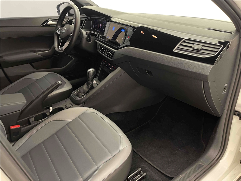 Foto do veículo VOLKSWAGEN NIVUS 1.0 200 TSI TOTAL FLEX HIGHLINE AUTOMÁTICO 2021 14.172 KM 114.900,00