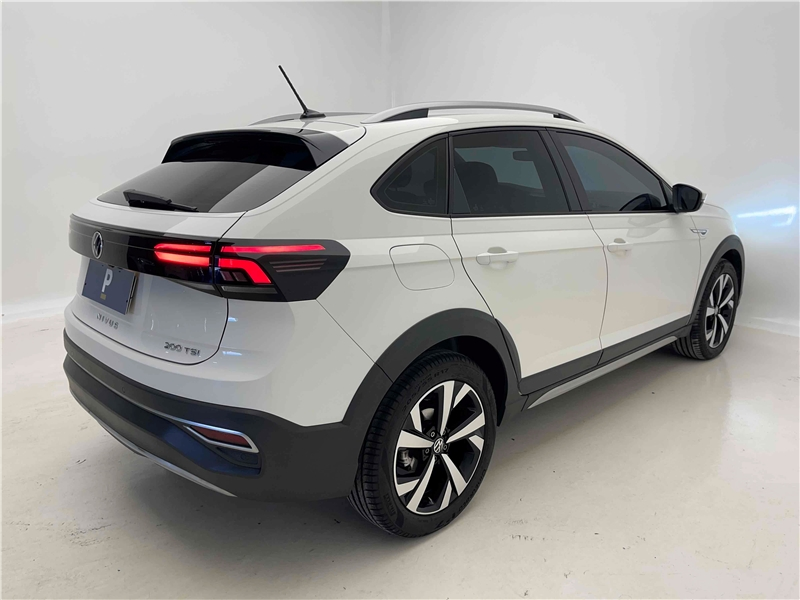 Foto do veículo VOLKSWAGEN NIVUS 1.0 200 TSI TOTAL FLEX HIGHLINE AUTOMÁTICO 2021 14.172 KM 114.900,00