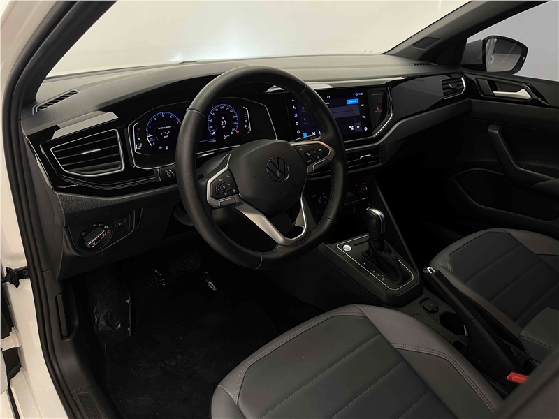 Foto do veículo VOLKSWAGEN NIVUS 1.0 200 TSI TOTAL FLEX HIGHLINE AUTOMÁTICO 2021 14.172 KM 114.900,00