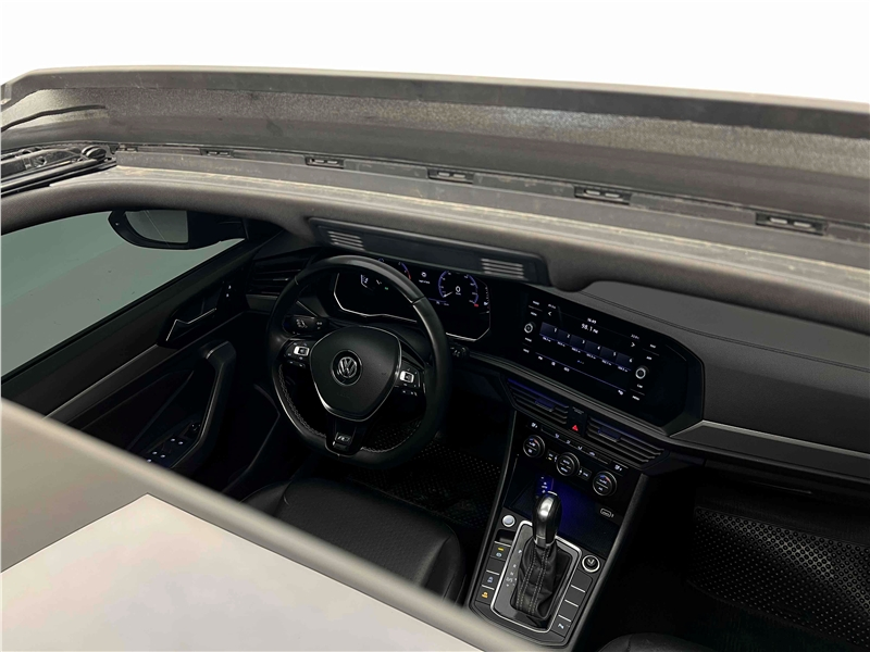 Foto do veículo VOLKSWAGEN JETTA 1.4 250 TSI TOTAL FLEX R-LINE TIPTRONIC 2019 46.834 KM 123.900,00