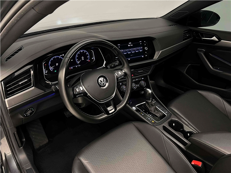 Foto do veículo VOLKSWAGEN JETTA 1.4 250 TSI TOTAL FLEX R-LINE TIPTRONIC 2019 46.834 KM 123.900,00
