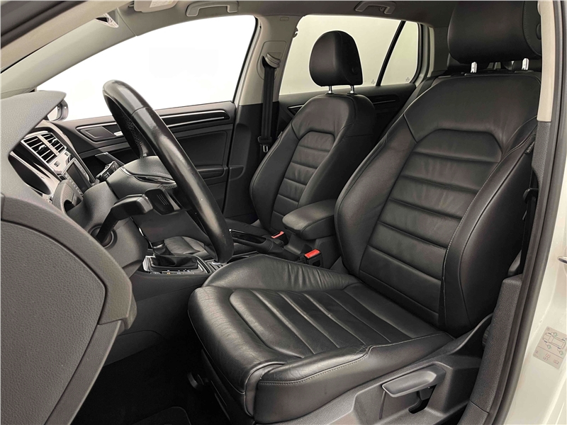 Foto do veículo VOLKSWAGEN GOLF 1.4 TSI HIGHLINE 16V TOTAL FLEX 4P TIPTRONIC 2016 58.280 KM 93.900,00