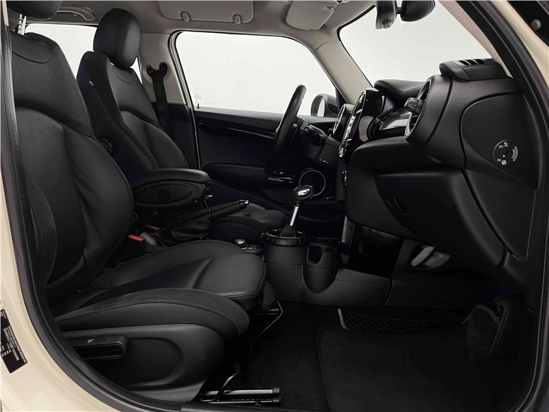 Foto do veículo MINI COOPER 2.0 S EXCLUSIVE 16V TURBO GASOLINA 4P AUTOMÁTICO 2015 83.021 KM 104.900,00