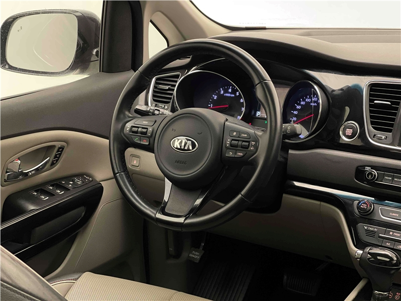 Foto do veículo KIA CARNIVAL 3.3 EX V6 24V GASOLINA 4P AUTOMATICO 2016 78.626 KM 205.900,00