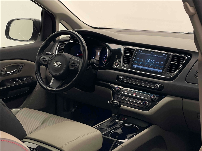 Foto do veículo KIA CARNIVAL 3.3 EX V6 24V GASOLINA 4P AUTOMATICO 2016 78.626 KM 205.900,00