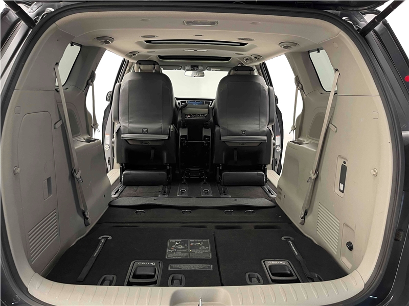 Foto do veículo KIA CARNIVAL 3.3 EX V6 24V GASOLINA 4P AUTOMATICO 2016 78.626 KM 205.900,00
