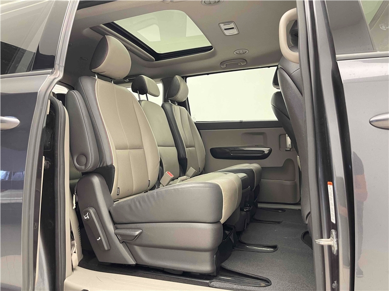 Foto do veículo KIA CARNIVAL 3.3 EX V6 24V GASOLINA 4P AUTOMATICO 2016 78.626 KM 205.900,00