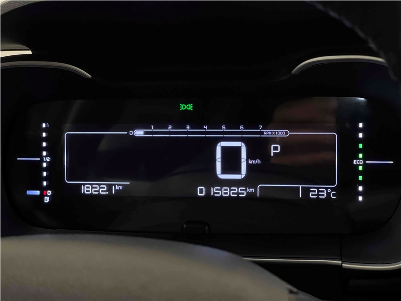 Foto do veículo CITROEN C4 CACTUS 1.6 THP FLEX SHINE PACK EAT6 2022 15.825 KM 104.900,00