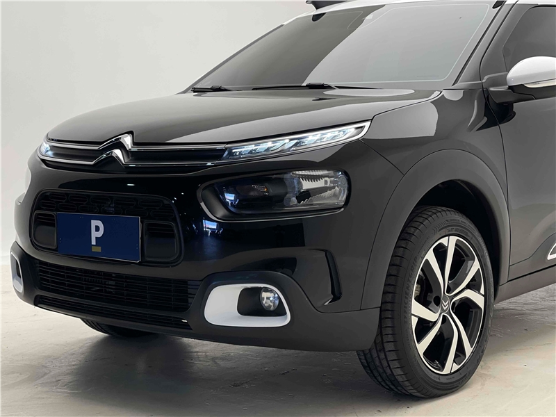 Foto do veículo CITROEN C4 CACTUS 1.6 THP FLEX SHINE PACK EAT6 2022 15.825 KM 104.900,00