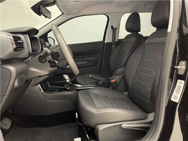 Foto do veículo CITROEN C4 CACTUS 1.6 THP FLEX SHINE PACK EAT6 2022 15.825 KM 104.900,00