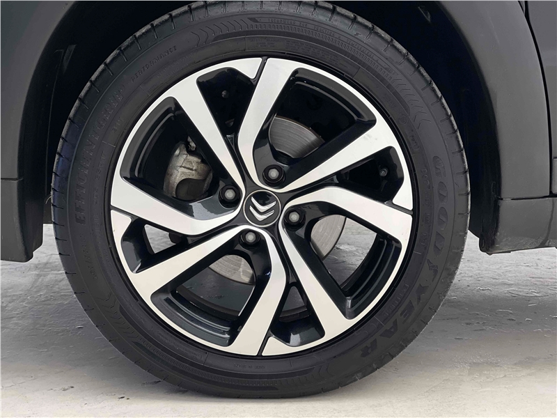 Foto do veículo CITROEN C4 CACTUS 1.6 THP FLEX SHINE PACK EAT6 2022 15.825 KM 104.900,00