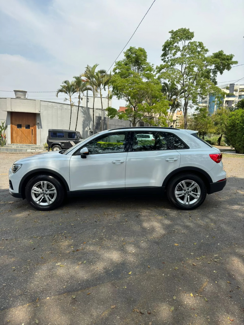Foto do veículo AUDI Q3 1.4 35 TFSI GASOLINA PRESTIGE PLUS S TRONIC 2020 53.000 KM 163.990,00