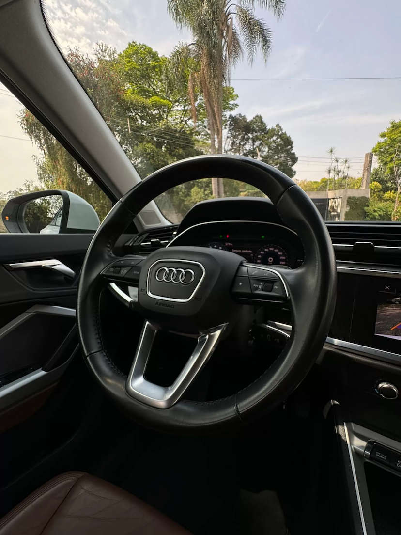 Foto do veículo AUDI Q3 1.4 35 TFSI GASOLINA PRESTIGE PLUS S TRONIC 2020 53.000 KM 163.990,00