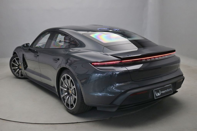Foto do veículo PORSCHE TAYCAN  2021 21.300 KM Sob Consulta