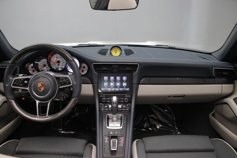 Foto do veículo PORSCHE 911  2019 11.580 KM R$ 1.350.000,00