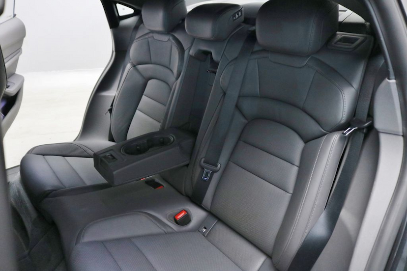 Foto do veículo PORSCHE TAYCAN  2021 21.300 KM Sob Consulta