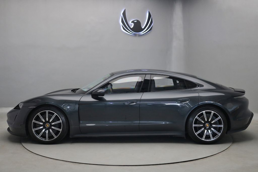 Foto do veículo PORSCHE TAYCAN  2021 21.300 KM Sob Consulta