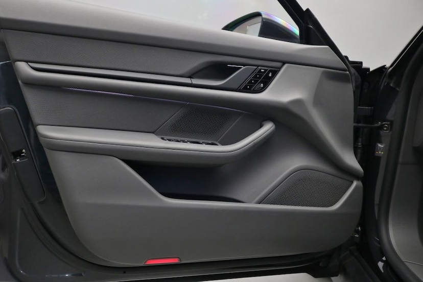 Foto do veículo PORSCHE TAYCAN  2021 21.300 KM Sob Consulta