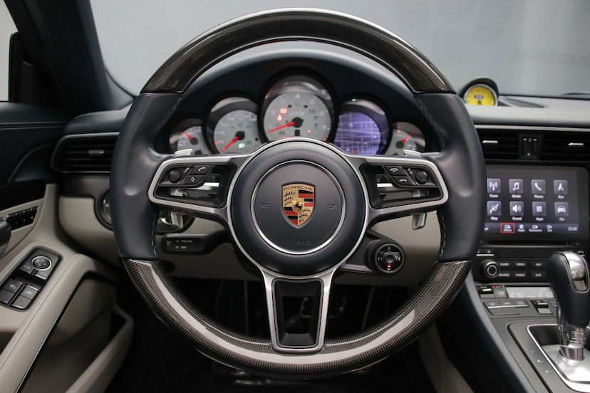 Foto do veículo PORSCHE 911  2019 11.580 KM R$ 1.350.000,00