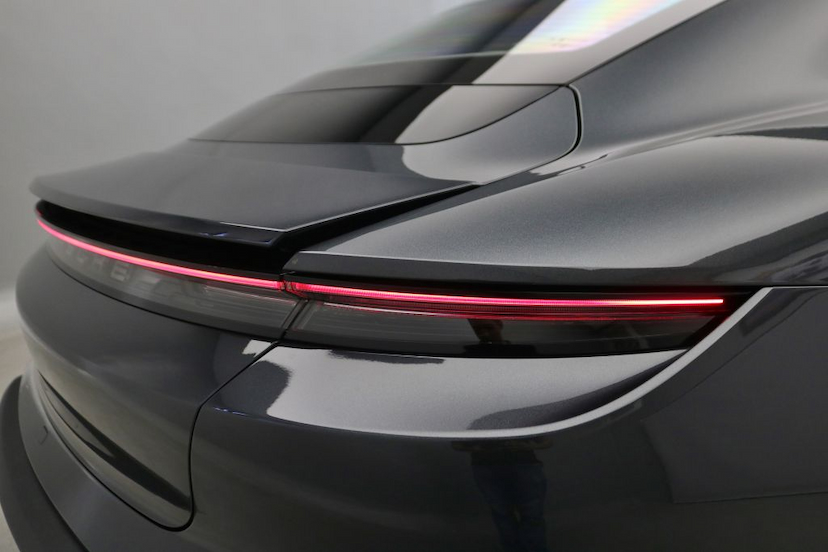 Foto do veículo PORSCHE TAYCAN  2021 21.300 KM Sob Consulta