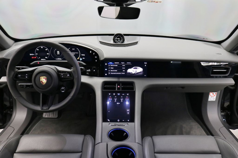 Foto do veículo PORSCHE TAYCAN  2021 21.300 KM Sob Consulta
