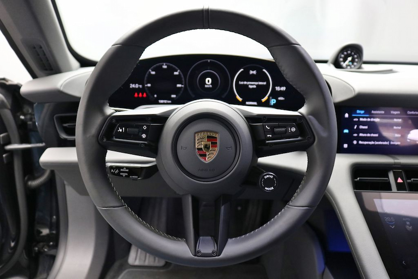 Foto do veículo PORSCHE TAYCAN  2021 21.300 KM Sob Consulta