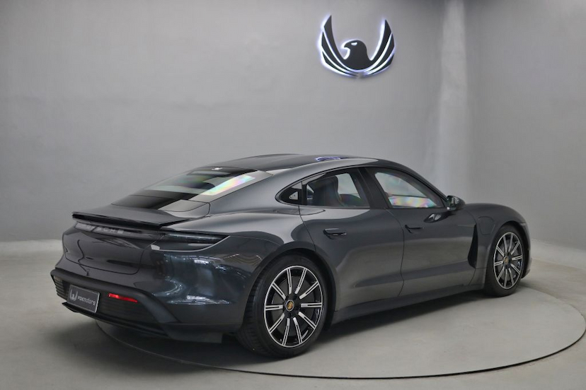 Foto do veículo PORSCHE TAYCAN  2021 21.300 KM Sob Consulta