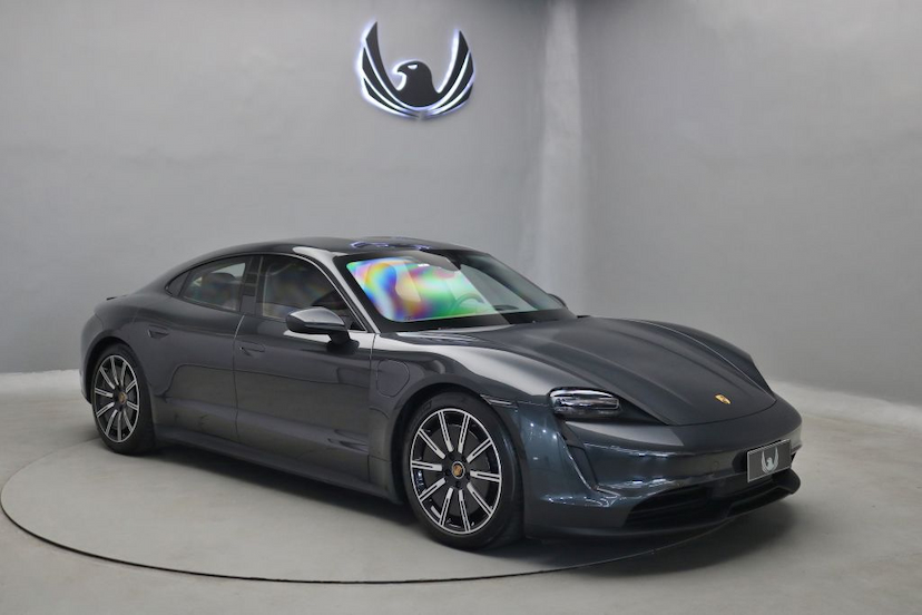 Foto do veículo PORSCHE TAYCAN  2021 21.300 KM Sob Consulta