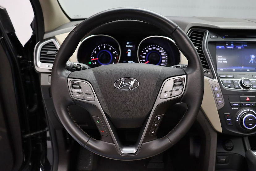 Foto do veículo Hyundai GRAND SANTA FÉ  2016 75.380 KM R$ 148.000,00