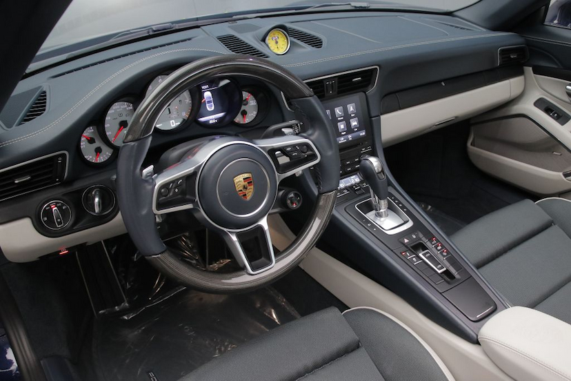 Foto do veículo PORSCHE 911  2019 11.580 KM R$ 1.350.000,00