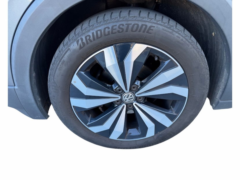 Foto do veículo Volkswagen T-Cross 1.4 250 TSI TOTAL FLEX HIGHLINE AUTOMÁTICO 2021 58.000 KM R$ 137.900,00