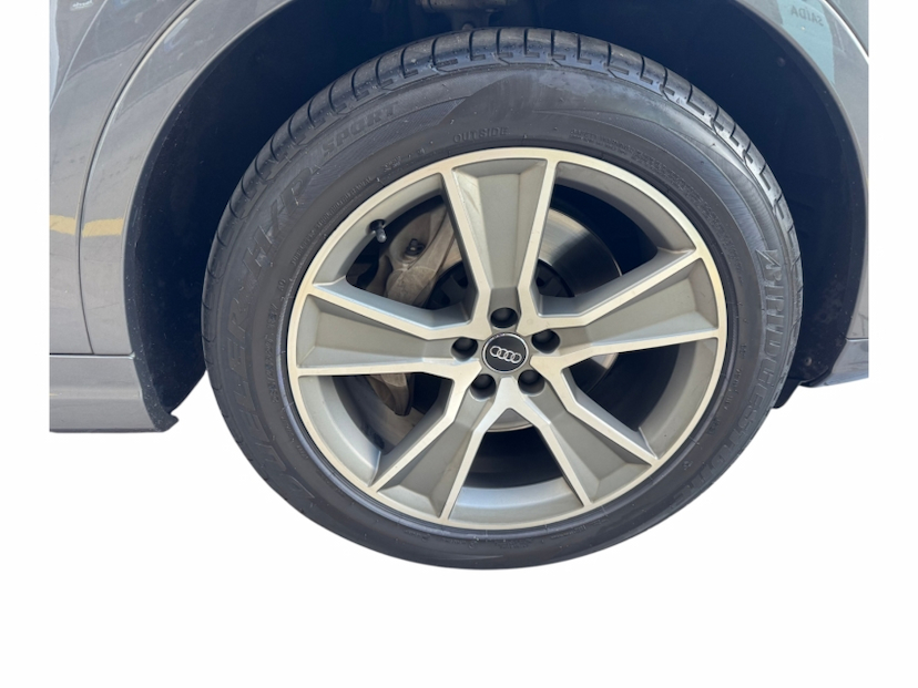 Foto do veículo AUDI Q7 3.0 V6 TDI DIESEL PERFORMANCE TIPTRONIC 2019 99.700 KM R$ 229.900,00