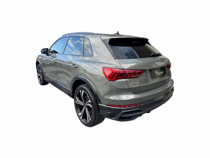 Foto do veículo AUDI Q3 2.0 40 TFSI GASOLINA PERFORMANCE BLACK QUATTRO TIPTRONIC 2024 33.800 KM R$ 249.900,00