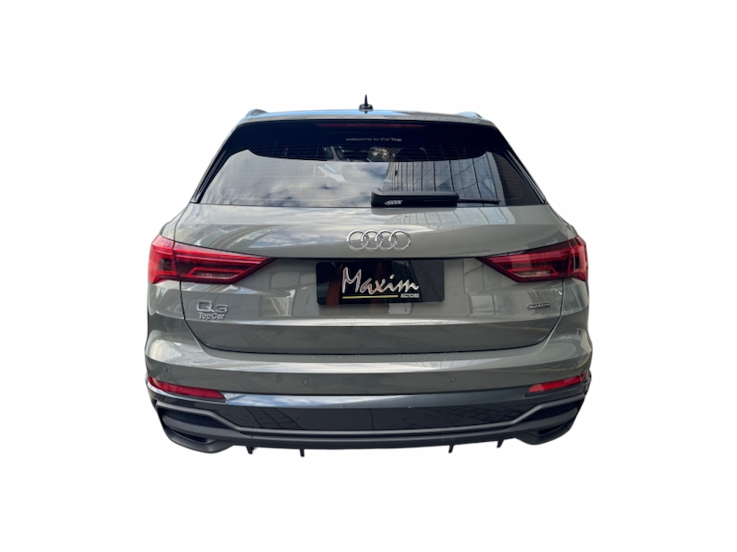 Foto do veículo AUDI Q3 2.0 40 TFSI GASOLINA PERFORMANCE BLACK QUATTRO TIPTRONIC 2024 33.800 KM R$ 249.900,00