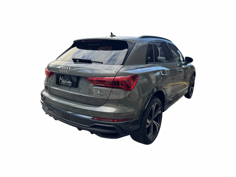 Foto do veículo AUDI Q3 2.0 40 TFSI GASOLINA PERFORMANCE BLACK QUATTRO TIPTRONIC 2024 33.800 KM R$ 249.900,00