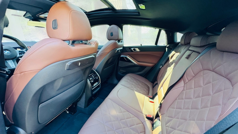 Foto do veículo BMW X6 3.0 TWINPOWER GASOLINA XDRIVE40I M SPORT AUTOMÁTICO 2024 14.000 KM R$ 599.900,00