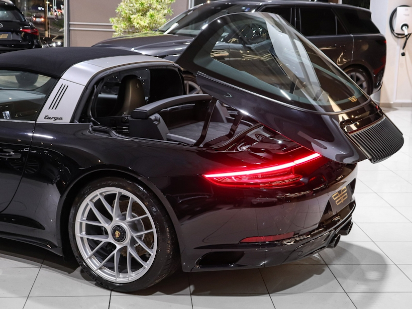 Foto do veículo PORSCHE 911 3.0 24V H6 GASOLINA TARGA 4 GTS PDK 2019 25.690 KM R$ 850.000,00
