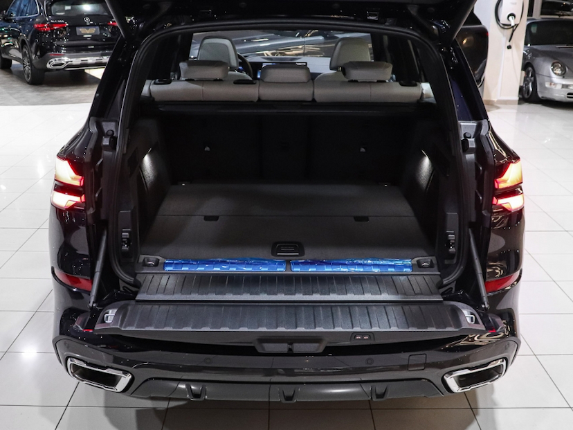 Foto do veículo BMW X5 3.0 I6 TURBO HÍBRIDO XDRIVE50E M SPORT AUTOMÁTICO 2025 10.900 KM R$ 629.000,00