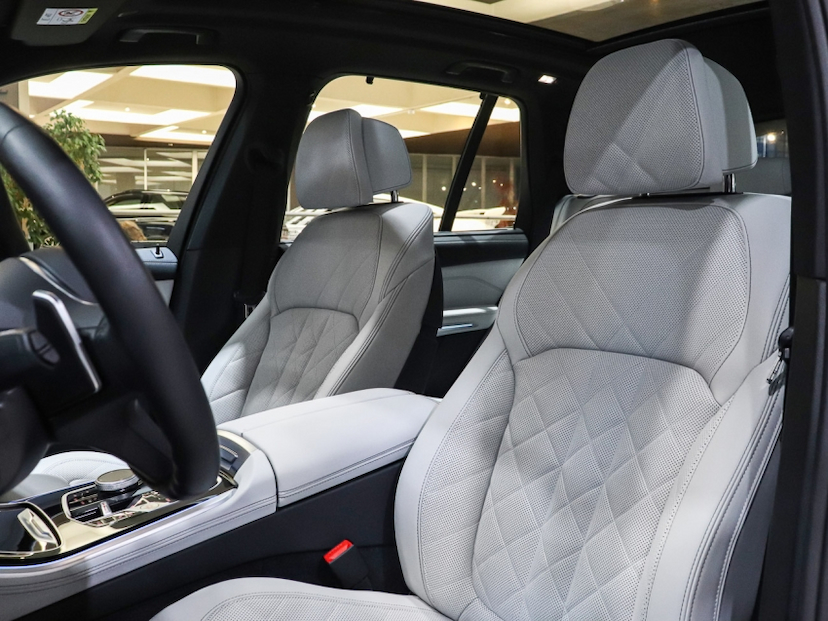 Foto do veículo BMW X5 3.0 I6 TURBO HÍBRIDO XDRIVE50E M SPORT AUTOMÁTICO 2025 10.900 KM R$ 629.000,00